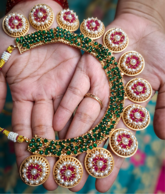 Emerald Pearl Choker Necklace